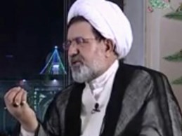 نماز شب چراغی برای تاریکی قبر است