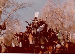 اندیشه و نگاه انقلابی باید در بدنه جامعه متجلی باشد